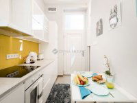 Eladó téglalakás, V. kerületben 113 M Ft, 1 szobás