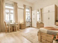 Eladó téglalakás, VII. kerületben 54.999 M Ft, 1 szobás