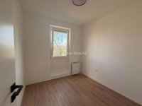 Eladó panellakás, Pécsett 54.9 M Ft, 3 szobás