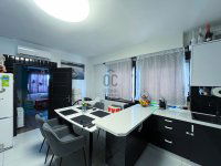 Eladó családi ház, Szigetszentmiklóson 79 M Ft, 7 szobás