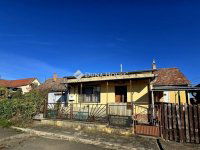 Eladó családi ház, Pécsett 33.4 M Ft, 2 szobás