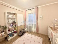 Eladó panellakás, Pécsett 48.9 M Ft, 4 szobás