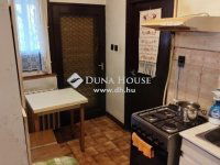 Eladó családi ház, XV. kerületben 110 M Ft, 6 szobás