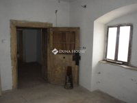 Eladó családi ház, Szentendrén 589 M Ft, 8 szobás