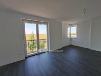 Eladó téglalakás, Mendén 74.9 M Ft, 4 szobás