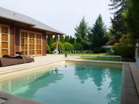 Eladó családi ház, Gombán 174.9 M Ft, 7 szobás