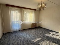 Eladó panellakás, Veszprémben 47.9 M Ft, 2 szobás