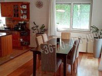 Eladó családi ház, Budaörsön 385.5 M Ft, 7 szobás