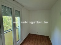 Kiadó panellakás, albérlet, Pécsett 160 E Ft / hó, 2 szobás