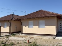 Eladó családi ház, Bugyin 96 M Ft, 3 szobás