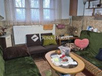 Eladó családi ház, Pécsett 79.9 M Ft, 6 szobás