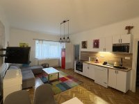 Kiadó téglalakás, albérlet, IV. kerületben, Szent László téren