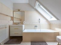 Eladó családi ház, II. kerületben 294.9 M Ft, 6 szobás