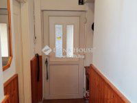 Eladó téglalakás, Pécsett 59.9 M Ft, 4 szobás