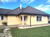 Eladó családi ház, Zánkán 132.9 M Ft, 4 szobás