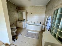 Eladó családi ház, Pécsett 150 M Ft, 6 szobás