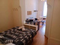 Eladó téglalakás, VI. kerületben 144.78 M Ft, 4 szobás