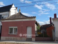 Eladó családi ház, Süttőn 33 M Ft, 2+1 szobás