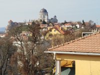 Eladó téglalakás, Esztergomban 94.99 M Ft, 3+2 szobás