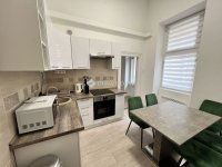 Eladó téglalakás, VI. kerületben 120 M Ft, 3 szobás