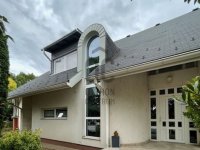 Eladó családi ház, Siófokon 179.9 M Ft, 7 szobás