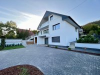 Eladó családi ház, Balatonfüreden 259.9 M Ft, 8 szobás