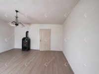 Eladó családi ház, Újkéren 39.9 M Ft, 2 szobás