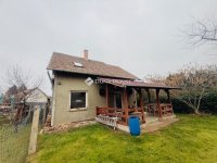 Eladó családi ház, Vecsésen 94.9 M Ft, 4 szobás