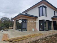 Eladó családi ház, Szegeden 231.874 M Ft, 5 szobás