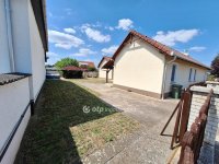 Eladó hotel, Abádszalókban 84 M Ft, 7 szobás