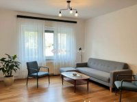 Eladó családi ház, Vácon 110 M Ft, 5 szobás