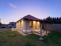 Eladó családi ház