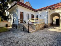 Eladó családi ház, Pécsett 99.8 M Ft, 4 szobás