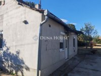 Eladó családi ház, Ercsiben 26.99 M Ft, 2 szobás