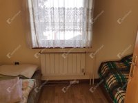 Eladó családi ház, Komáromban 52 M Ft, 5 szobás