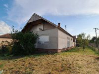 Eladó családi ház, Orosházán 38 M Ft, 5 szobás