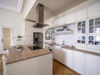 Eladó téglalakás, XIV. kerületben 180 M Ft, 5 szobás