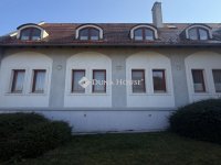 Eladó hotel, Fertőhomokon 215 M Ft, 8 szobás