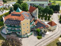 Eladó hotel, Zalakaroson 690 M Ft, 26 szobás