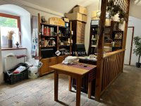 Eladó üzlethelyiség, Hőgyészen 82.55 M Ft