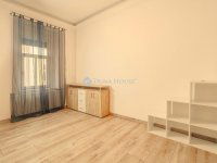 Eladó téglalakás, Pécsett 120 M Ft, 4 szobás