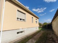 Eladó családi ház, Délegyházán 89.9 M Ft, 4+2 szobás