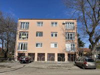 Eladó téglalakás, Csornán 39.5 M Ft, 2 szobás