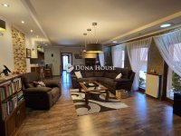 Eladó családi ház, Érsekcsanádon 210 M Ft, 4 szobás