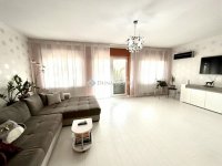 Eladó családi ház, Mikepércsen 170 M Ft, 4 szobás