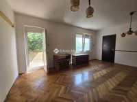 Eladó családi ház, Pécsett 44.9 M Ft, 4 szobás