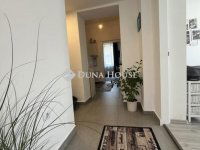 Eladó családi ház, Vecsésen 113.9 M Ft, 3 szobás