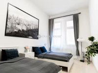 Eladó téglalakás, VII. kerületben 103.9 M Ft, 4 szobás