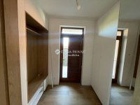 Eladó ikerház, Veszprémben 189 M Ft, 7 szobás