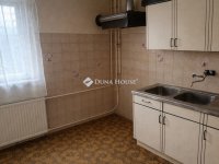 Eladó családi ház, Szegeden 105 M Ft, 3 szobás